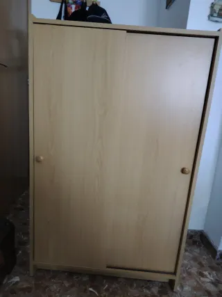 Mobile ausiliario in legno con porte scorrevoli