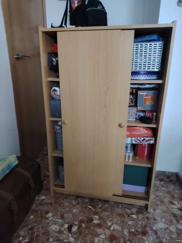 Mobile ausiliario in legno con porte scorrevoli