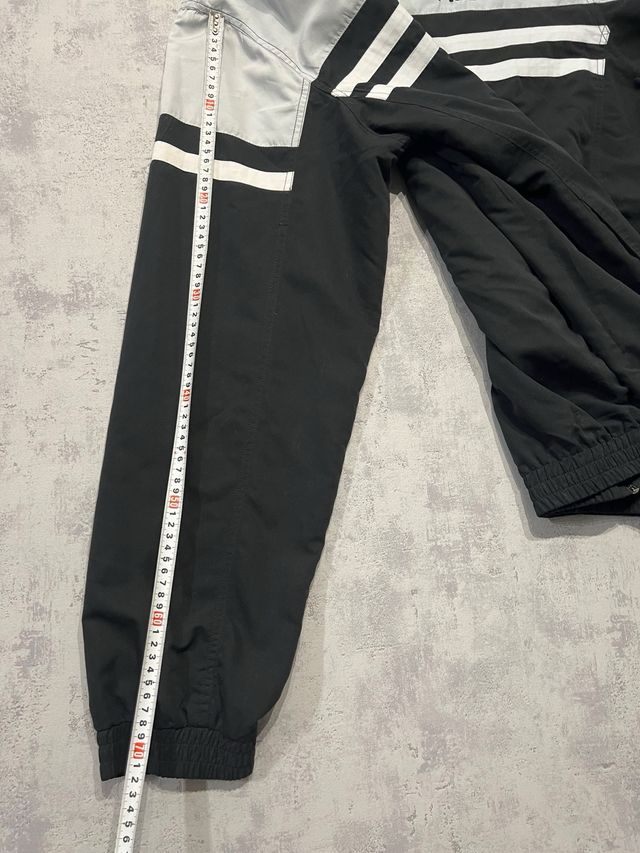 Chaqueta Fila Negra y Gris