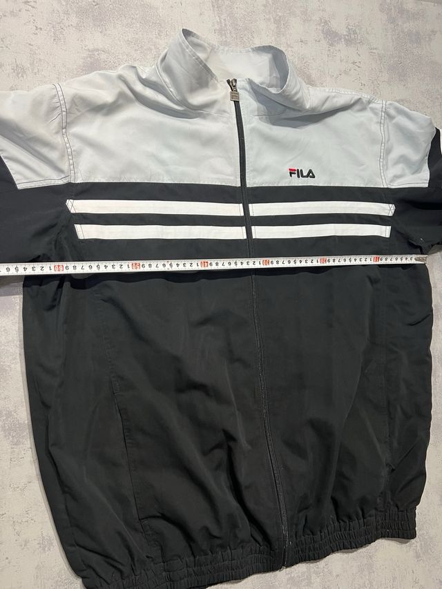 Chaqueta Fila Negra y Gris