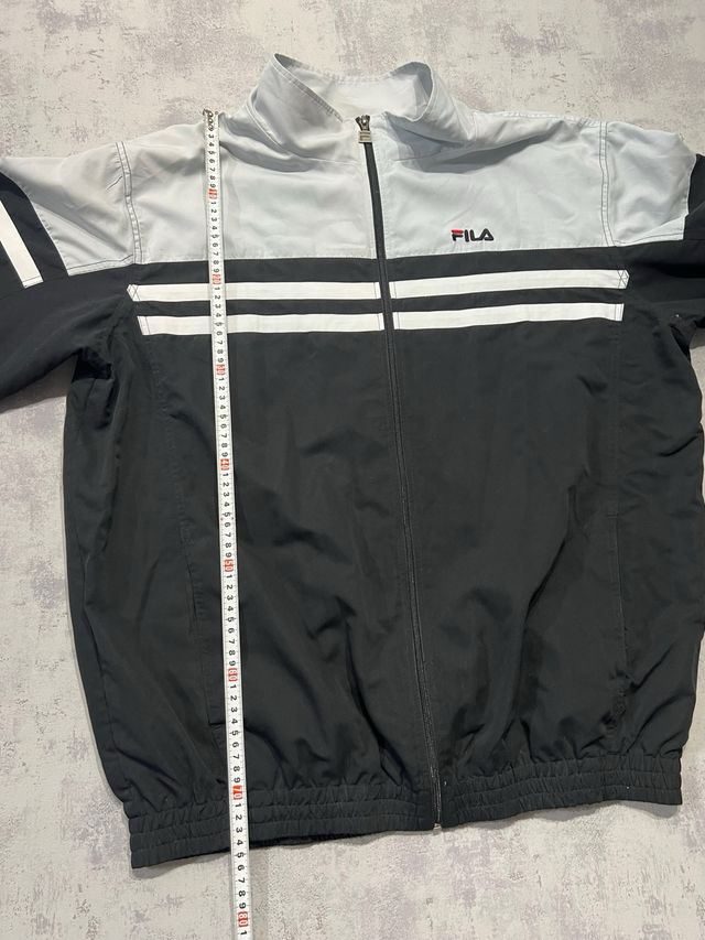 Chaqueta Fila Negra y Gris