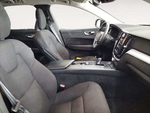 Volvo XC60 B4 Momentum Pro 2WD