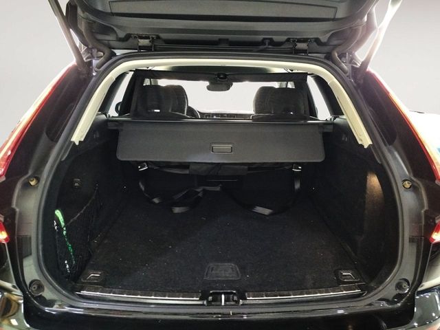 Volvo XC60 B4 Momentum Pro 2WD