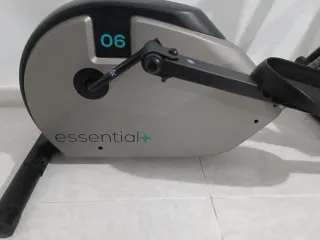 Bicicleta Elíptica VE ESSENTIAL + 06