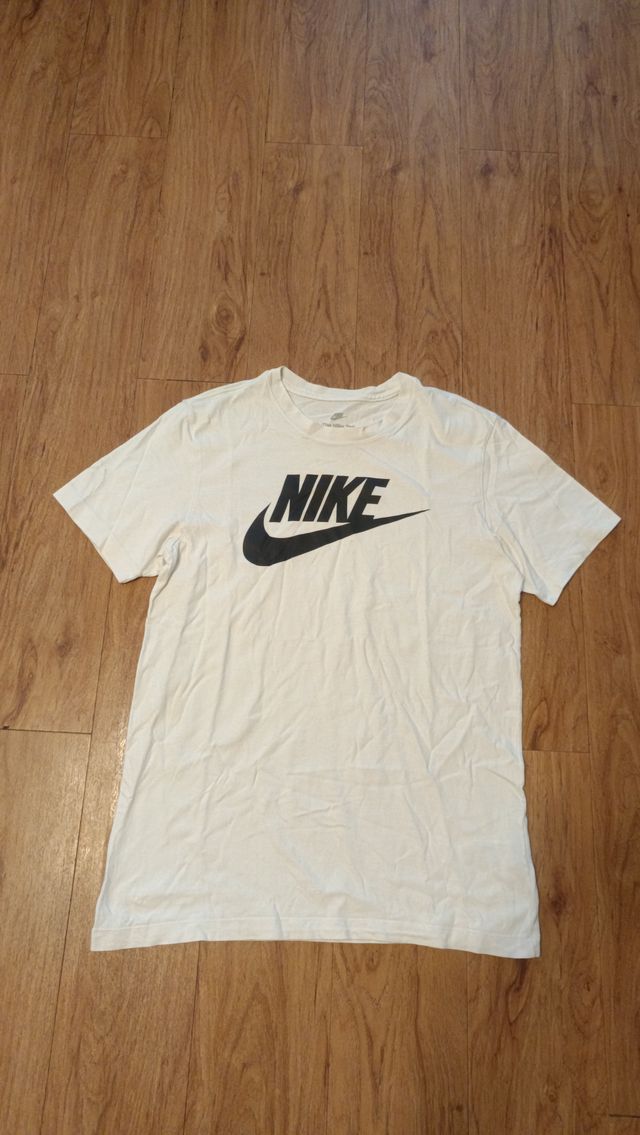 Camiseta Nike Blanca Básica