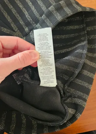 Top corto Boohoo nero argento XS, nuovo