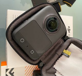 DJI Osmo 360 Cámara de Acción. Tiene 1 mes