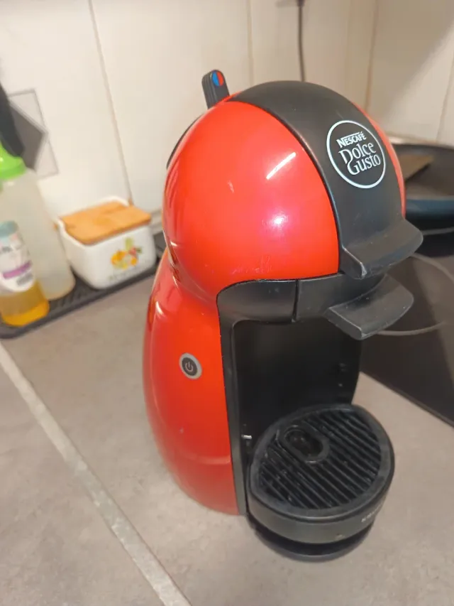 Cafetera Nescafé Dolce Gusto Roja