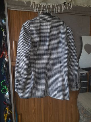 Chaqueta cuadros blanco y negro+ bufanda gratis 