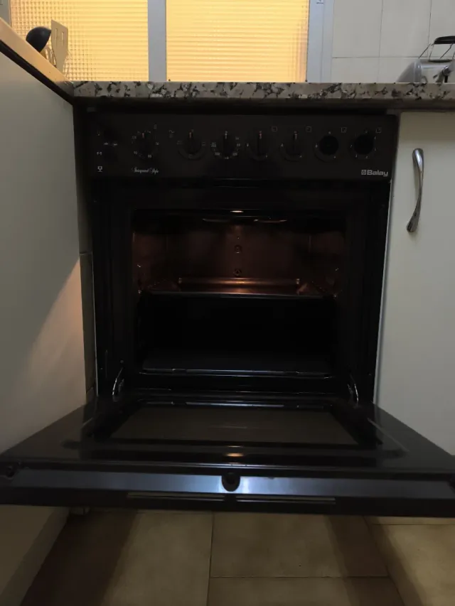 Horno Balay y cocina de gas 4 fuegos