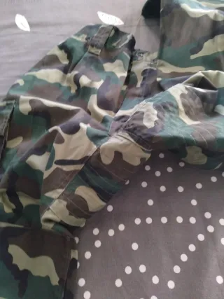 Conjunto camuflaje airsoft/caza.