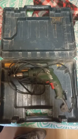 Taladro Bosch con maletín