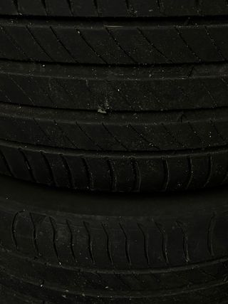 Llantas Mercedes Benz, neumáticos al 50% de uso