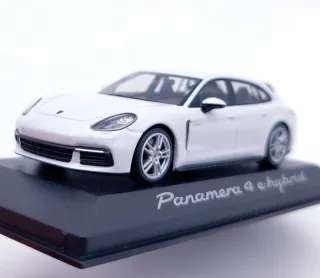 PORSCHE PANAMERA 4 E-HYBRID 1:43 MINICHAMPS