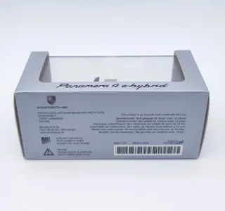 PORSCHE PANAMERA 4 E-HYBRID 1:43 MINICHAMPS