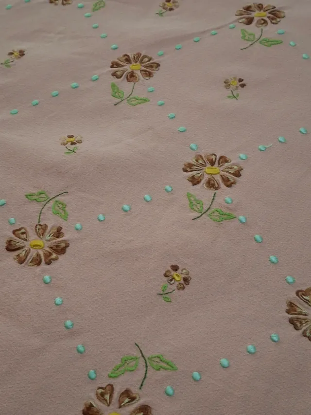 Mantel rosa,salmon bordado flores Nuevo