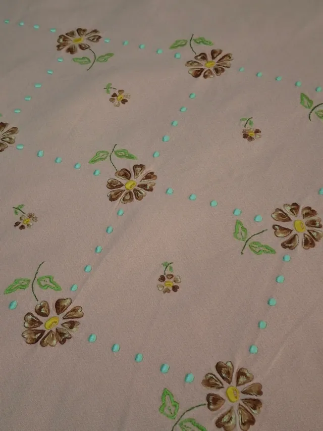 Mantel rosa,salmon bordado flores Nuevo