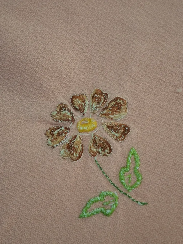 Mantel rosa,salmon bordado flores Nuevo