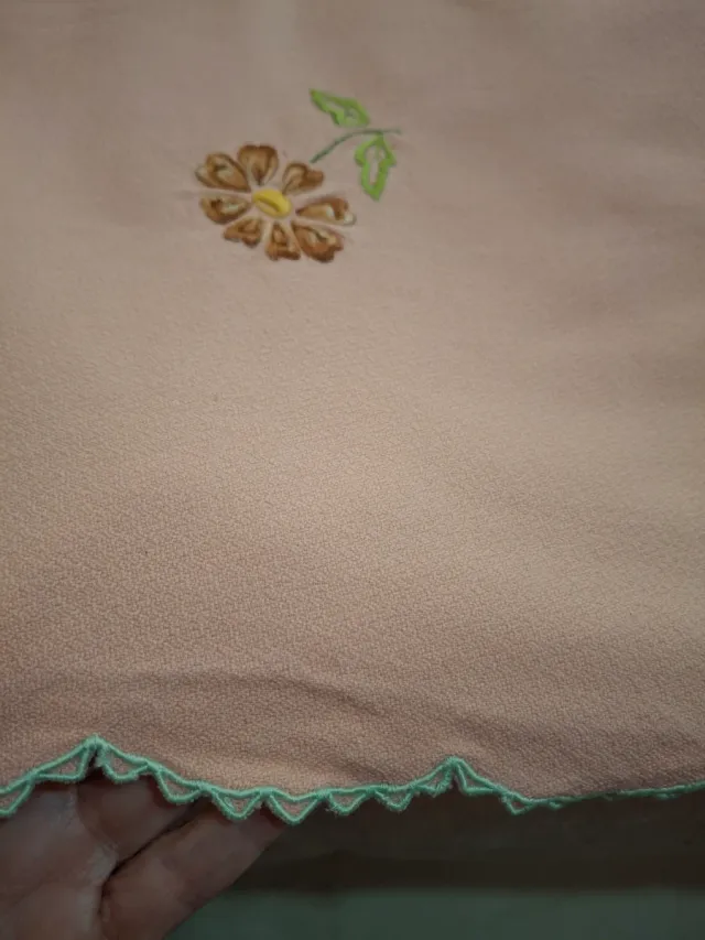 Mantel rosa,salmon bordado flores Nuevo