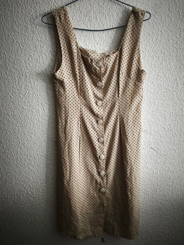 Vestido de lunares beige y negro