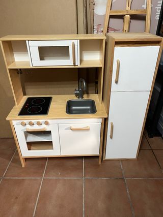 Cocinita Ikea + nevera madera
