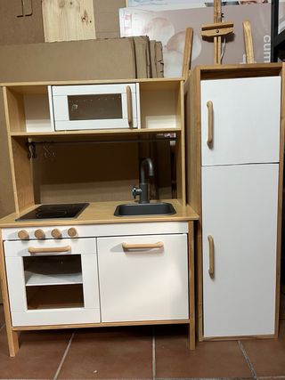 Cocinita Ikea + nevera madera