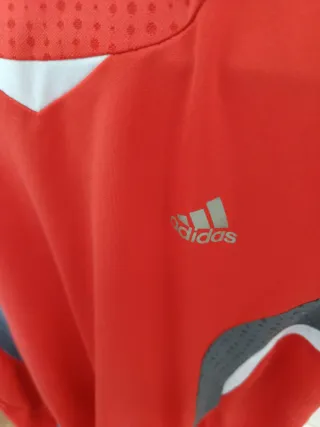 Camiseta Adidas tirantes roja y gris