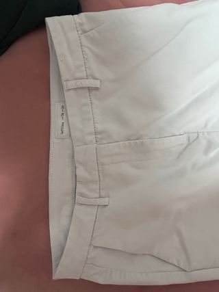 Pantalones blancos adolescentes