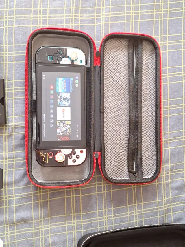 NINTENDO SWITCH MÁS ACESORIOS DE REGALO