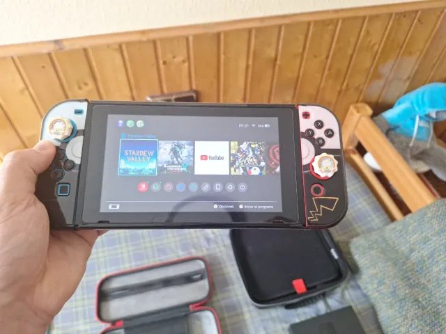 NINTENDO SWITCH MÁS ACESORIOS DE REGALO