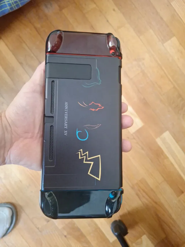 NINTENDO SWITCH MÁS ACESORIOS DE REGALO