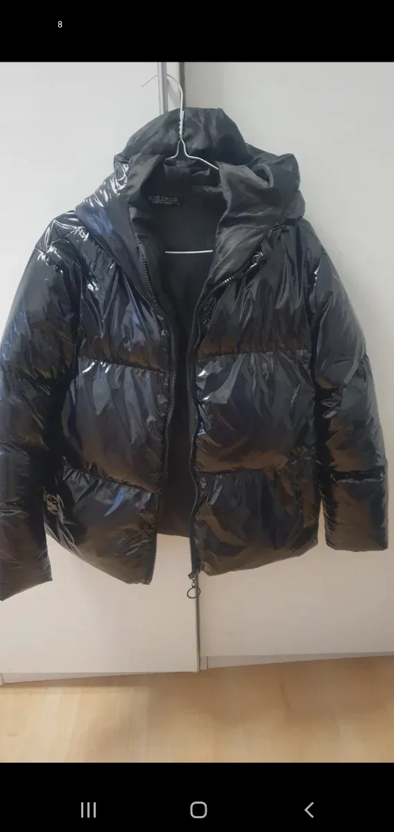 Cazadora negra brillante talla S