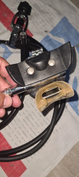 Regulador de buceo con manómetro