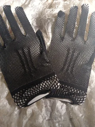 Guantes de rejilla negros