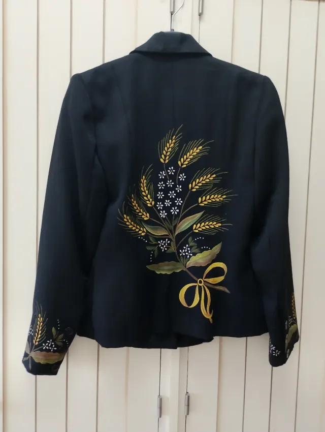 Chaqueta negra pintada de espigas talla M