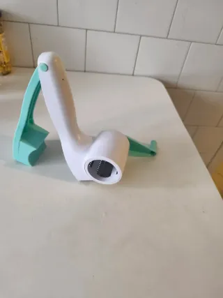 Grattugia Formaggio Manuale