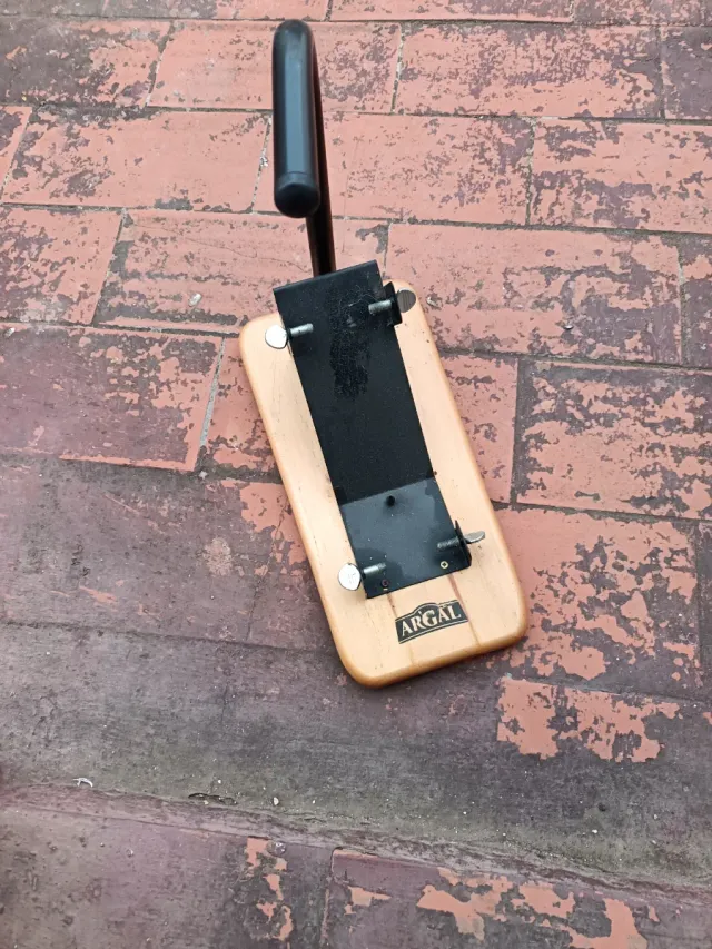 Jamonero ARGAL madera y metal