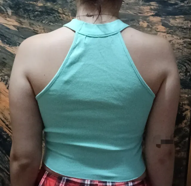 Top halter color verde azulado