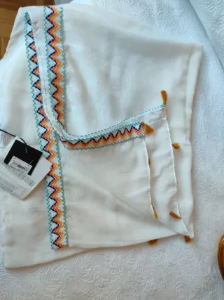 Pañuelo cuello nuevo multicolor con flecos