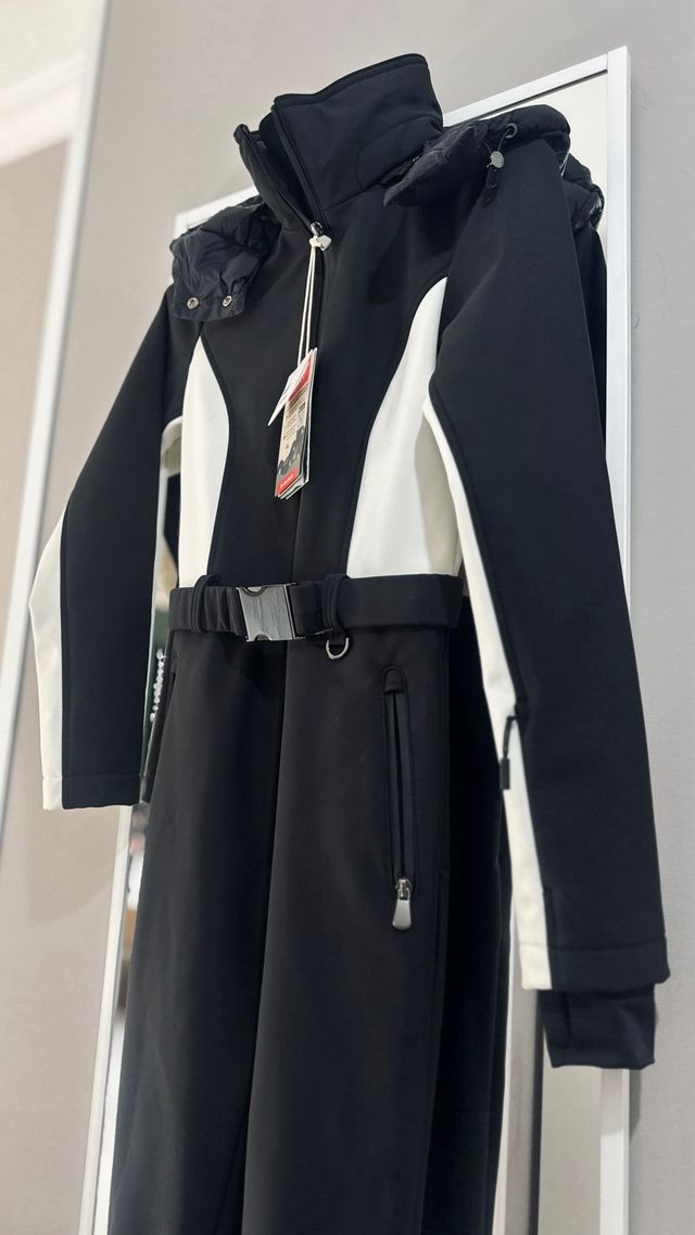 Mono de esquí Zara tecnología recco