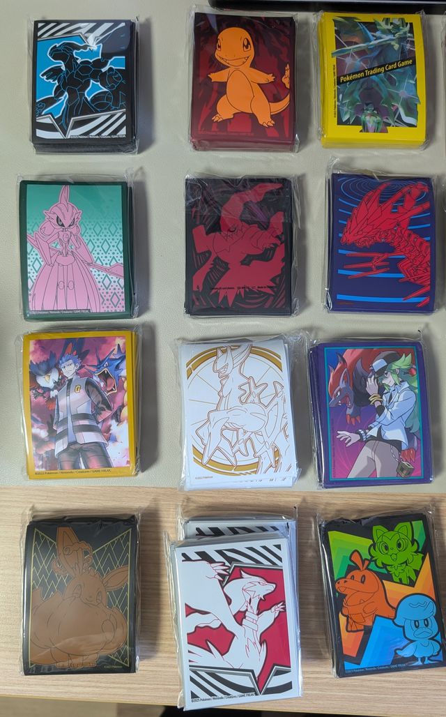 Paquetes de 60 fundas para cartas de Pokemon TCG