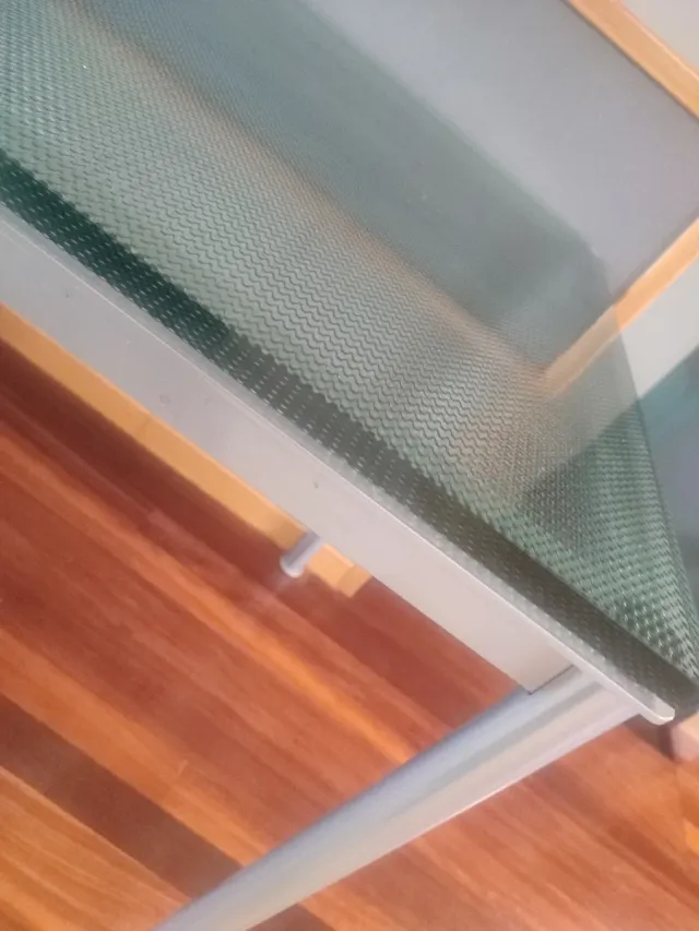 Mesa de comedor cristal y metal