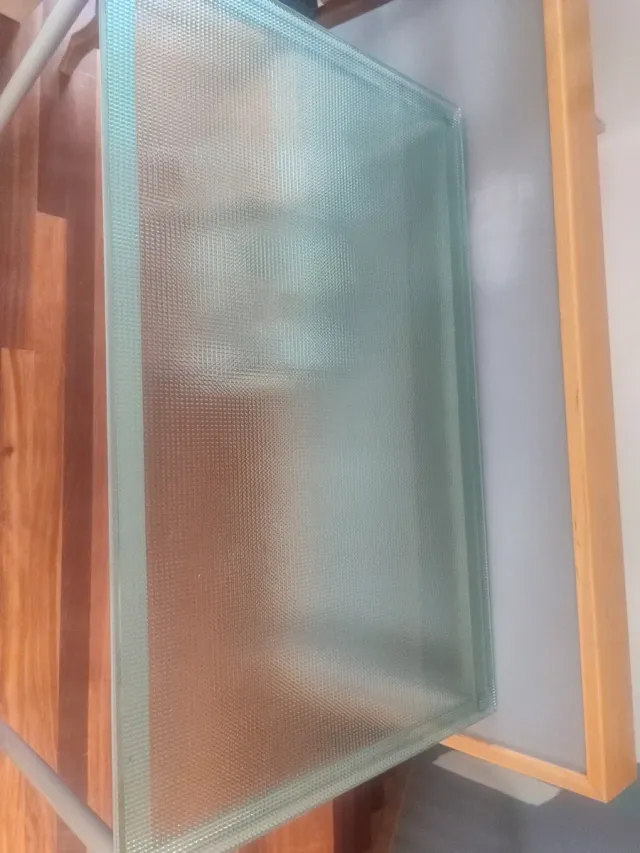 Mesa de comedor cristal y metal