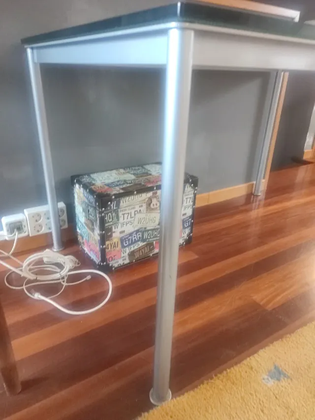 Mesa de comedor cristal y metal