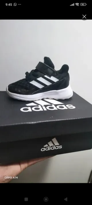 Zapatillas Adidas Niños Negras y Blancas