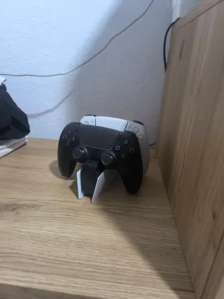 Consola PS5 Digital + 2 Comandos