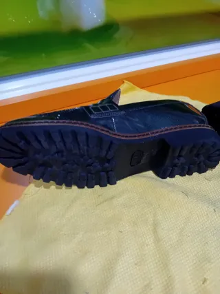 Mocasines charol mujer verde/gris