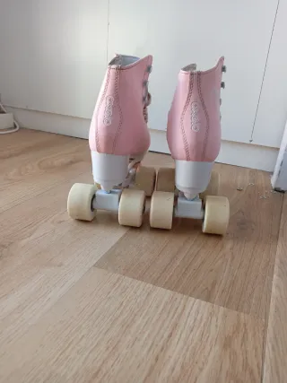 Patines artísticos 4 ruedas talla 33. oxelo.