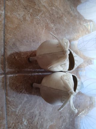 Zapatos de tacón Pura Lopez beige