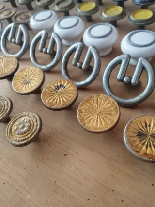 Pomos y tiradores de muebles a 0,50€/ud